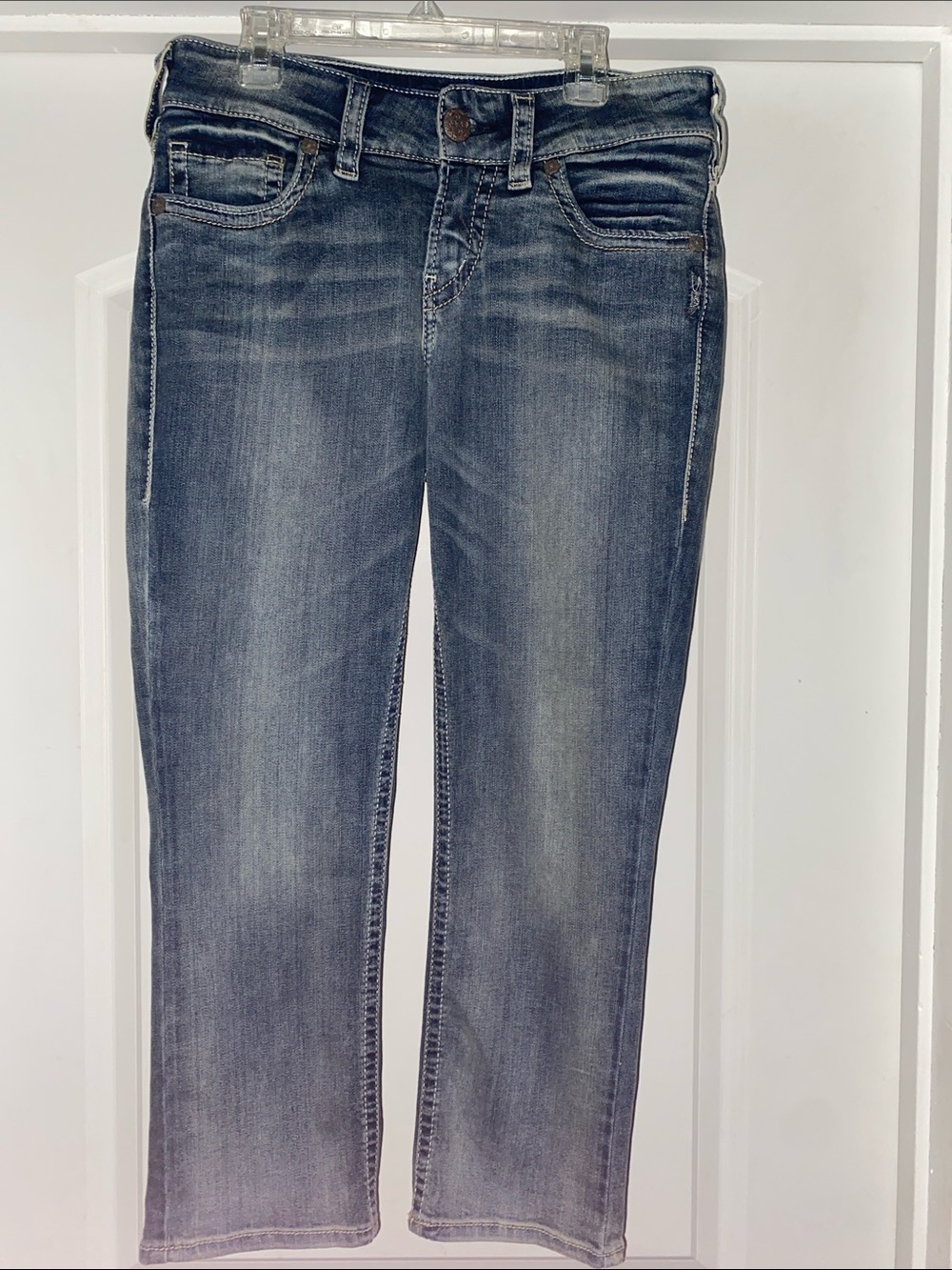 Silver Jeans Women's Straight Leg Mid Capri Jeans in Medium Blue Wash